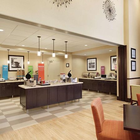 Hampton Inn & Suites Philadelphia Montgomeryville North Wales Exterior photo