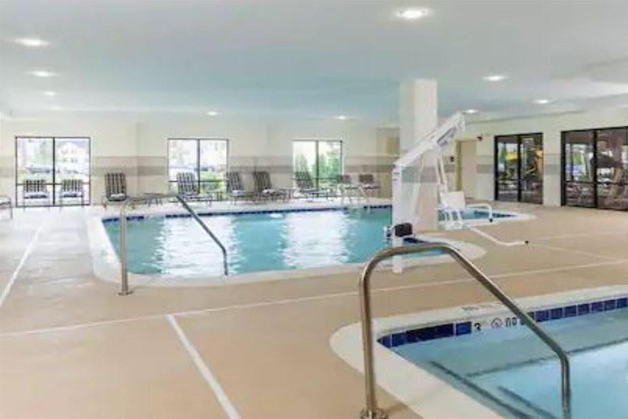 Hampton Inn & Suites Philadelphia Montgomeryville North Wales Exterior photo