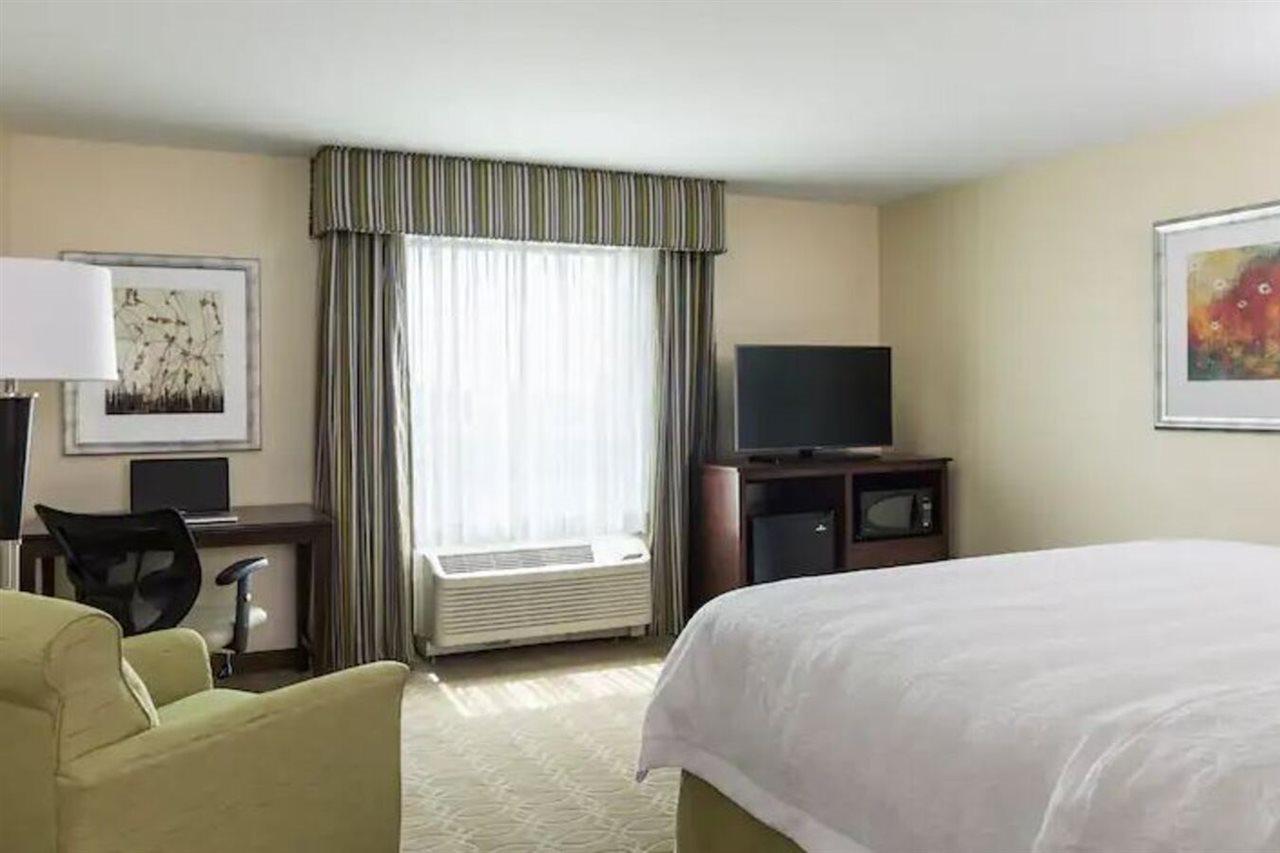 Hampton Inn & Suites Philadelphia Montgomeryville North Wales Exterior photo
