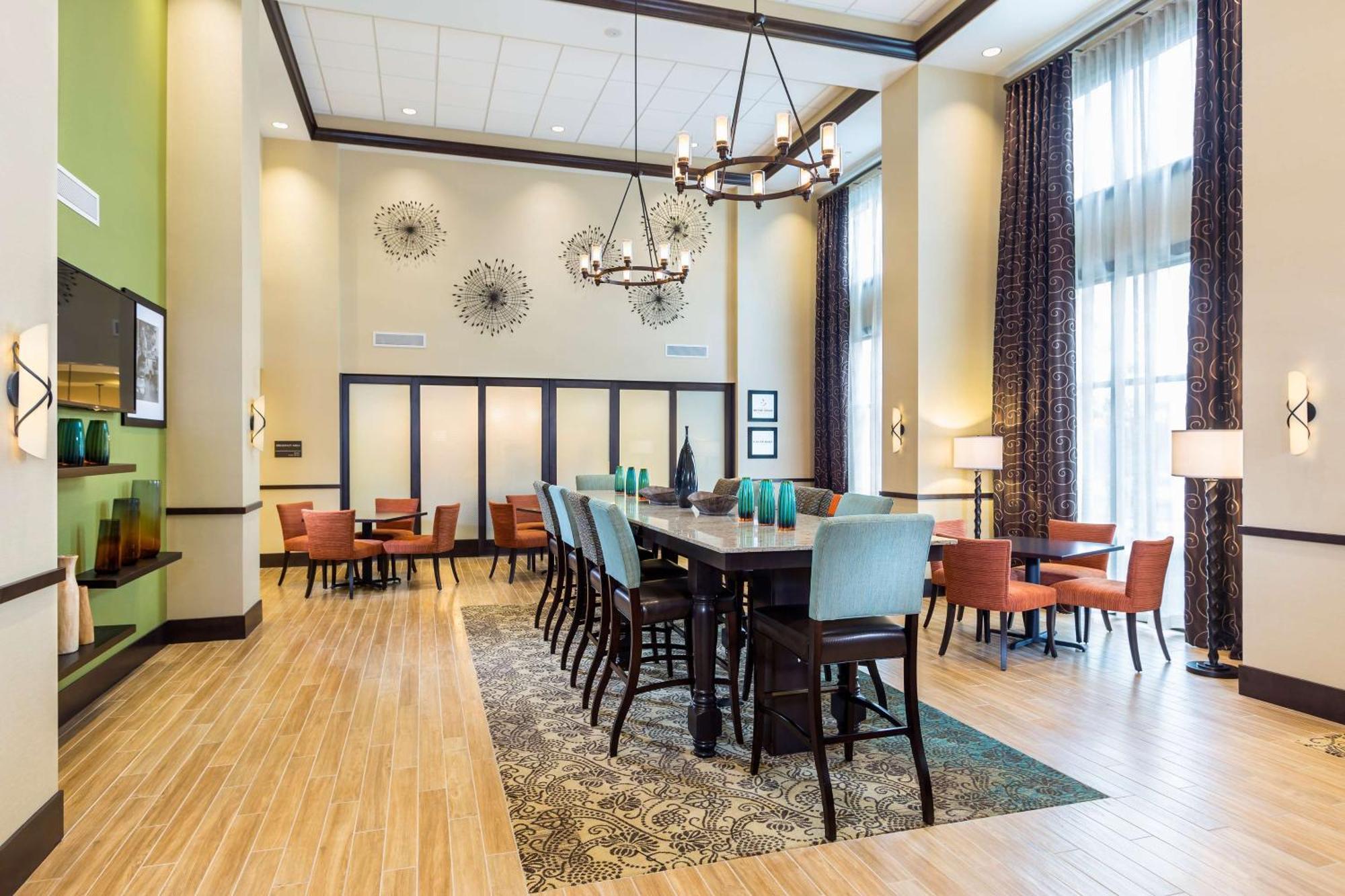 Hampton Inn & Suites Philadelphia Montgomeryville North Wales Exterior photo
