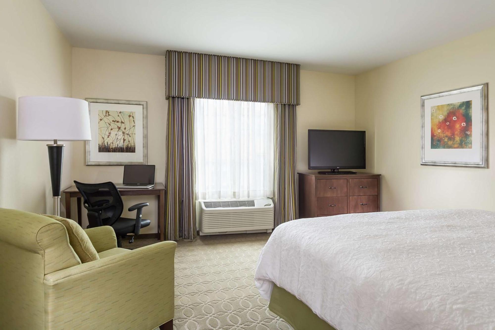 Hampton Inn & Suites Philadelphia Montgomeryville North Wales Exterior photo
