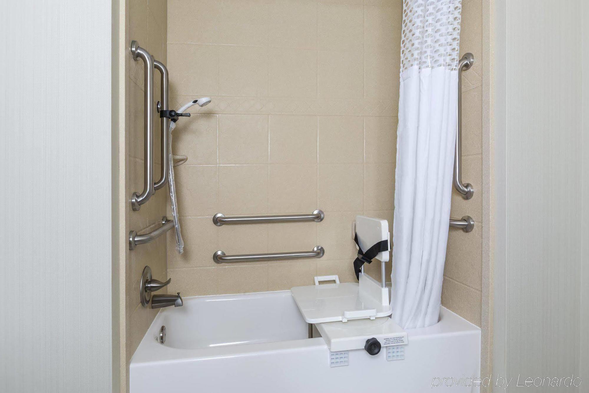 Hampton Inn & Suites Philadelphia Montgomeryville North Wales Exterior photo